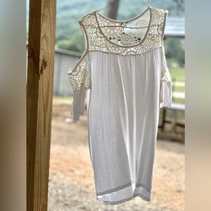 Cato Woman’s cold shoulder lace like detail top